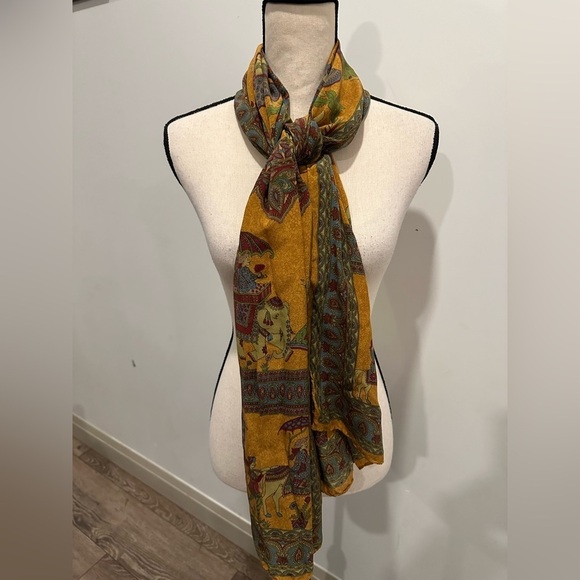 Vintage, colourful silk  scarf, elephants, horses East Indian pattern gold - Picture 3 of 5